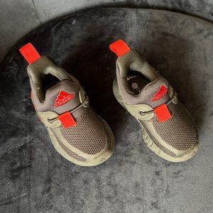 Toddler unisex adidas sneakers